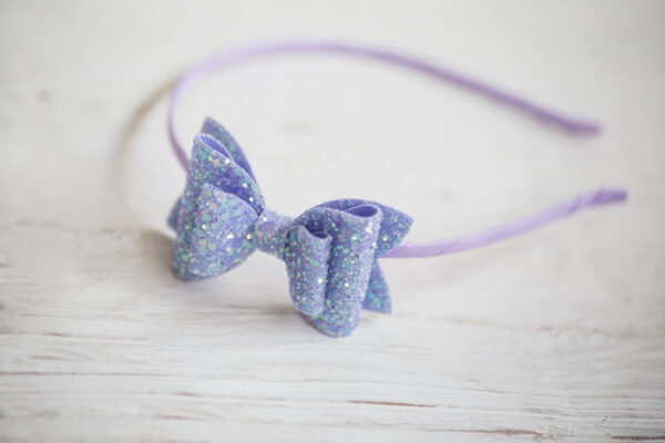 Velká diamantová mašle na&nbsp;čelence vyber barvu