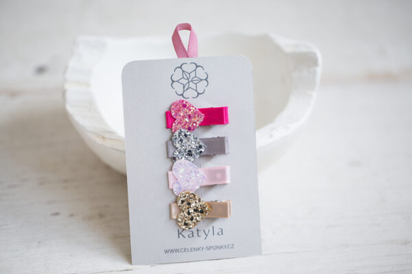 Dětské sponky v&nbsp;setu srdíčka