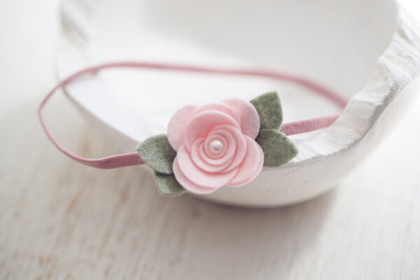 Čelenka pro miminko s&nbsp;květinou růžová